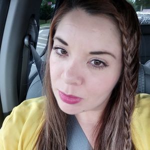 Meet your Posher, Lorena